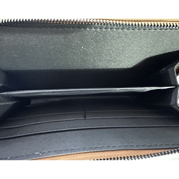 Handbag Republic Classic Clutch W/Gold Crossbody Strap Butterfly Accent 2 Tone - Picture 6 of 13